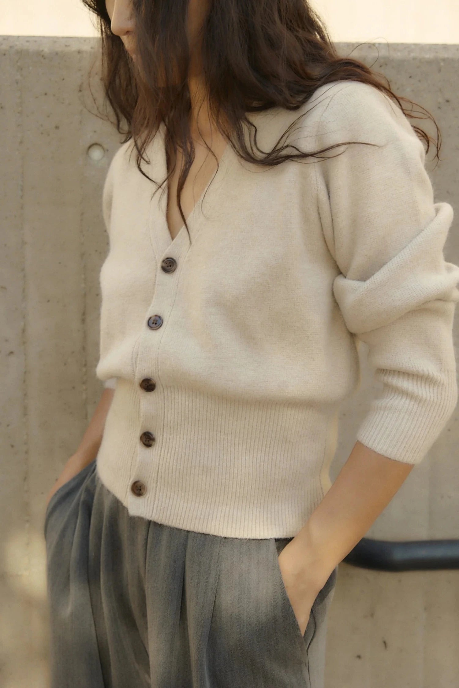 GINA CROPPED V-NECK CARDIGAN