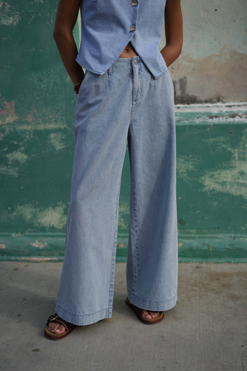 JEAN JULIE