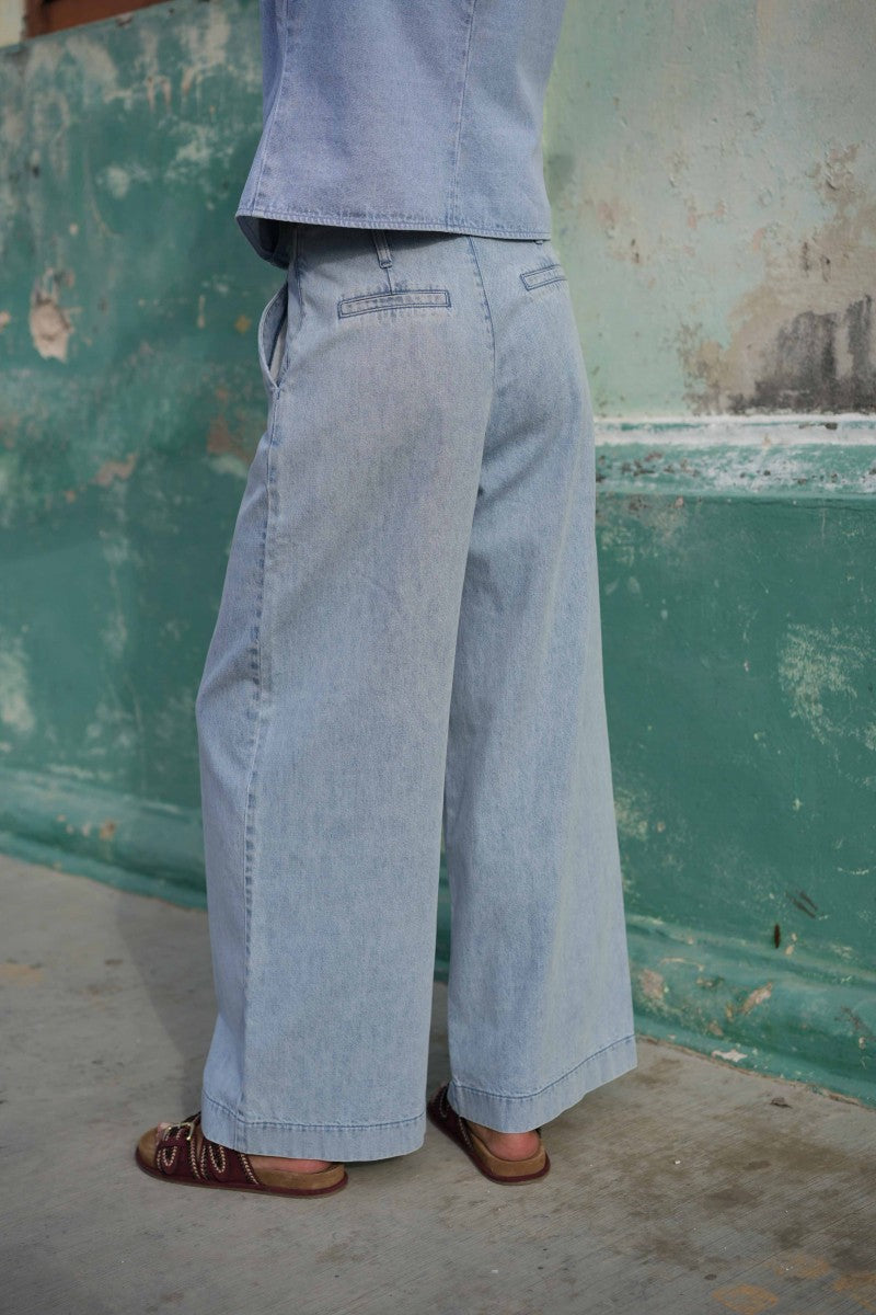 JEAN JULIE